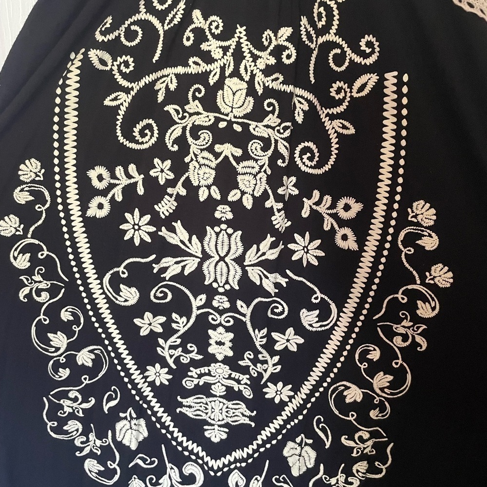 Rue 21 Printed Maxi dress. Size medium - Picture 5 of 11